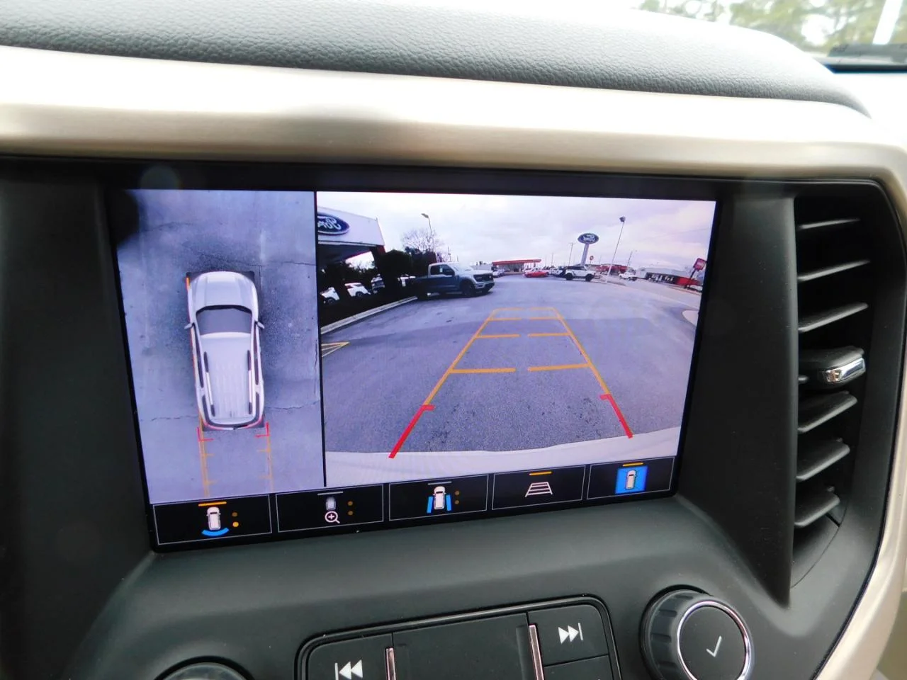 Used 2022 White GMC FWD 4DR DENALI image 45