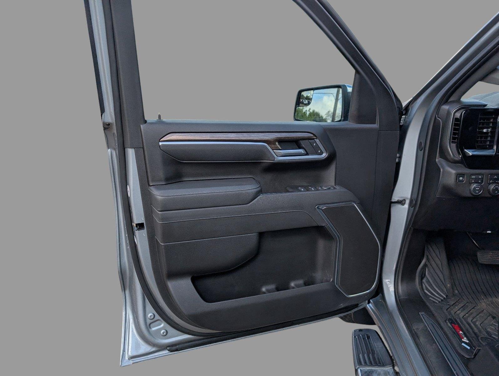 Used 2026 Sterling Gray Metallic Chevrolet LT image 11
