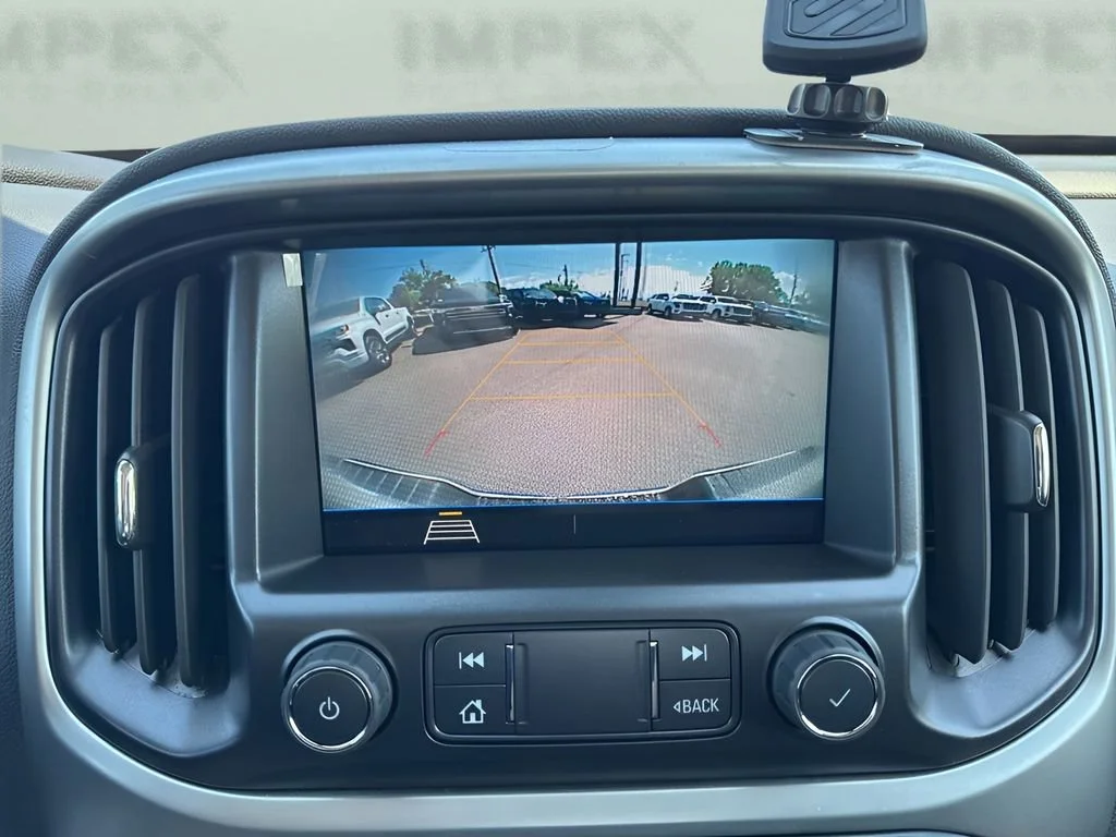 Used 2022 Summit White Chevrolet LT image 18