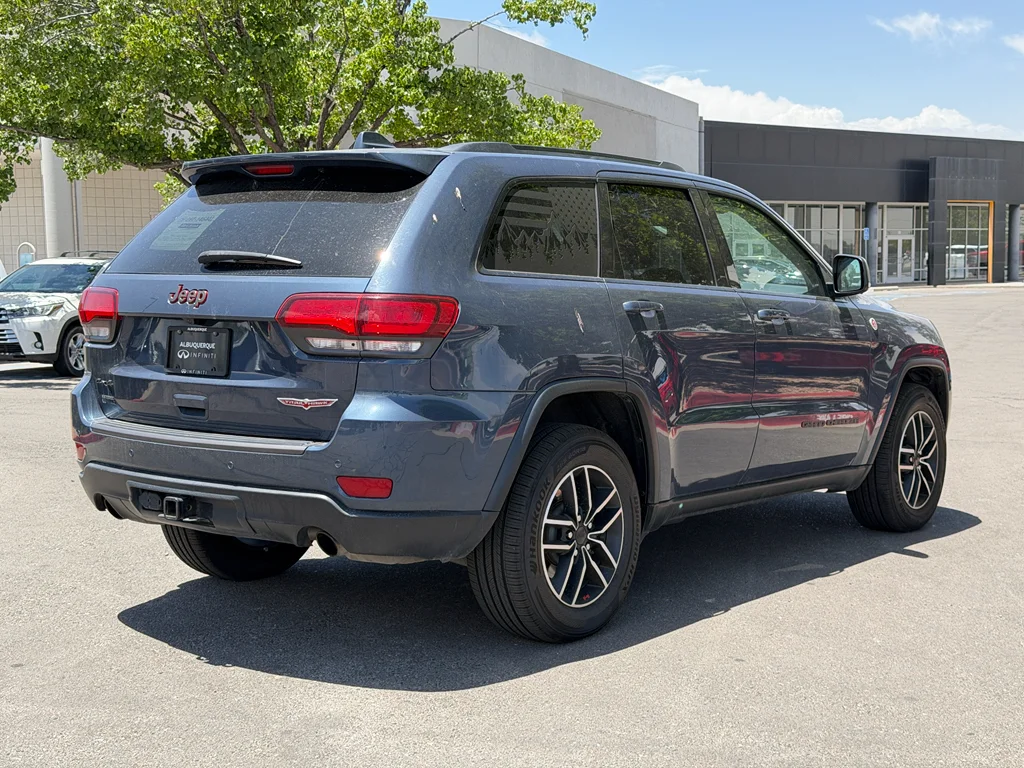 Used 2019 Slate Blue Pearlcoat Jeep Trailhawk image 4