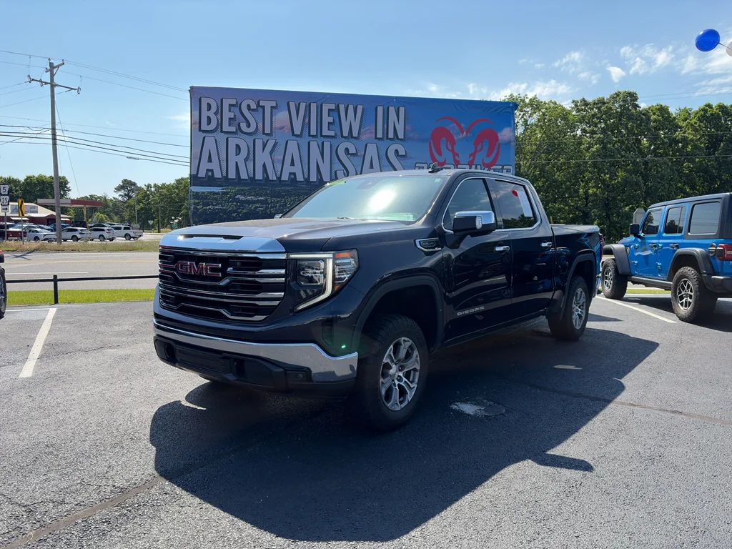 2024 GMC Sierra 4WD Crew Cab Short Box SLT's photo
