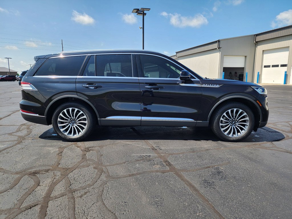Used 2020 Infinite Black Metallic Lincoln Reserve image 5