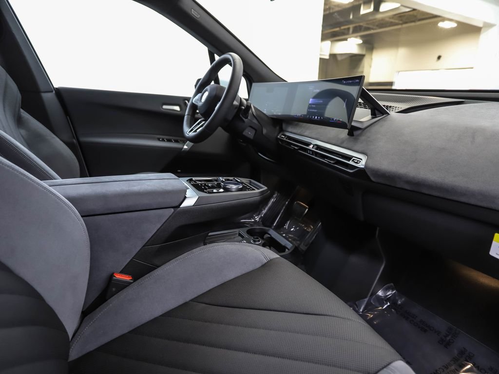 Used 2026 White Metallic BMW xDrive45 image 30