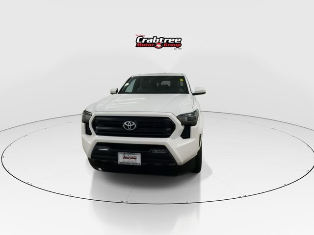 Used 2024 White Toyota SR5 image 3