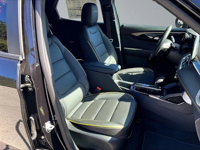 New 2026 Mosaic Black Metallic Chevrolet ACTIV image 11