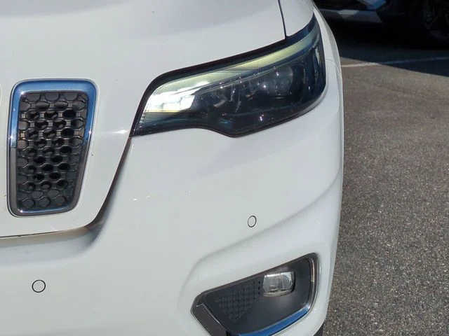 Used 2022 White Jeep Limited image 10