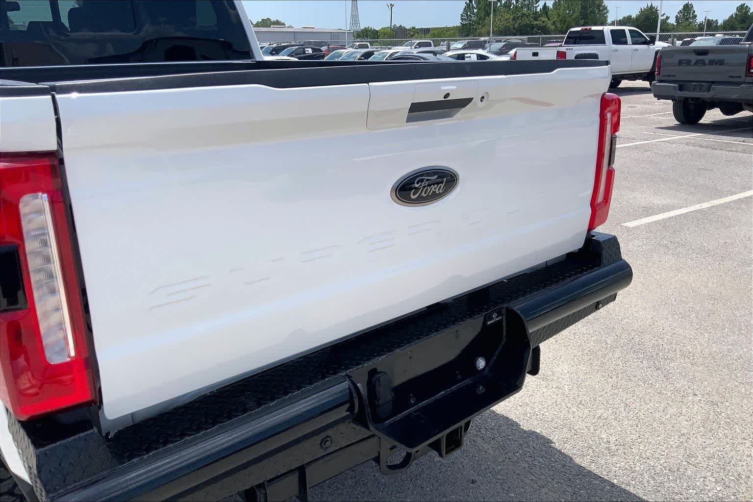 Used 2024 Star White Ford LARIAT image 31