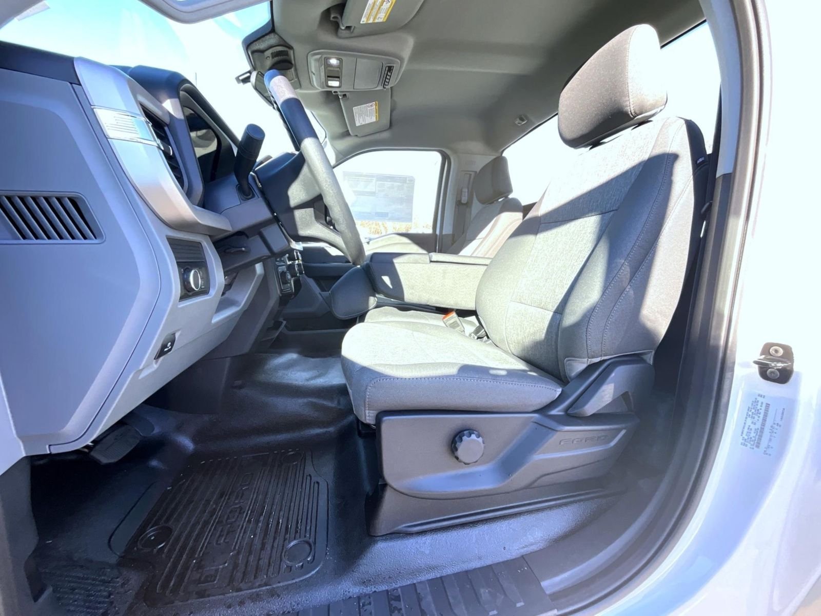 2026 Ford F-450 Super Duty Chassis Cab XL - Photo 9