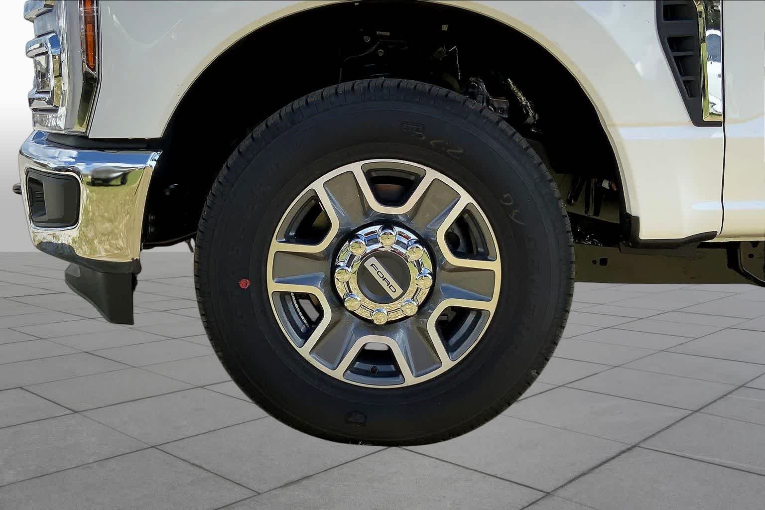 2026 Ford F-350 Super Duty Lariat - Photo 12