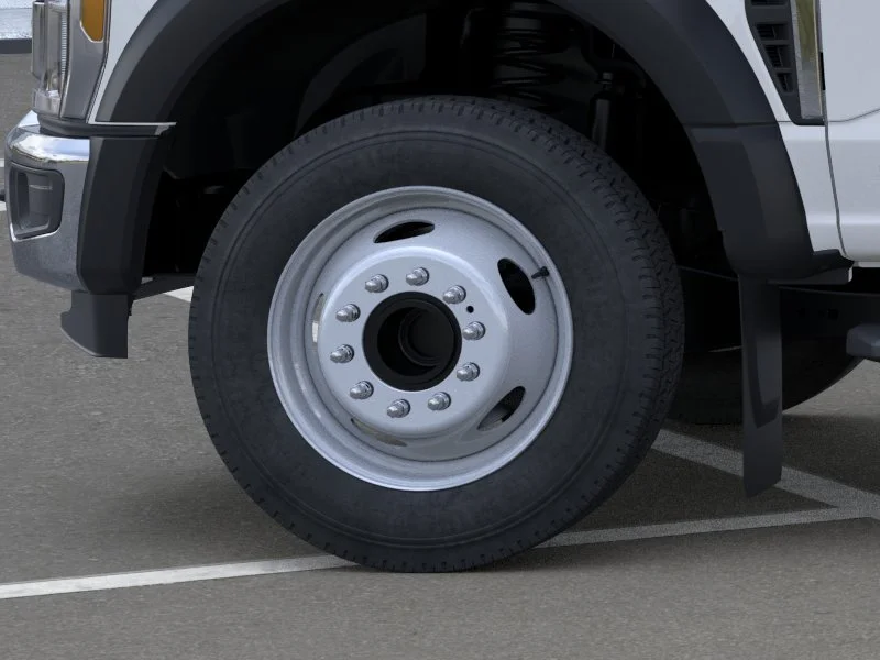 New 2026 Oxford White Ford F-550® XL image 19