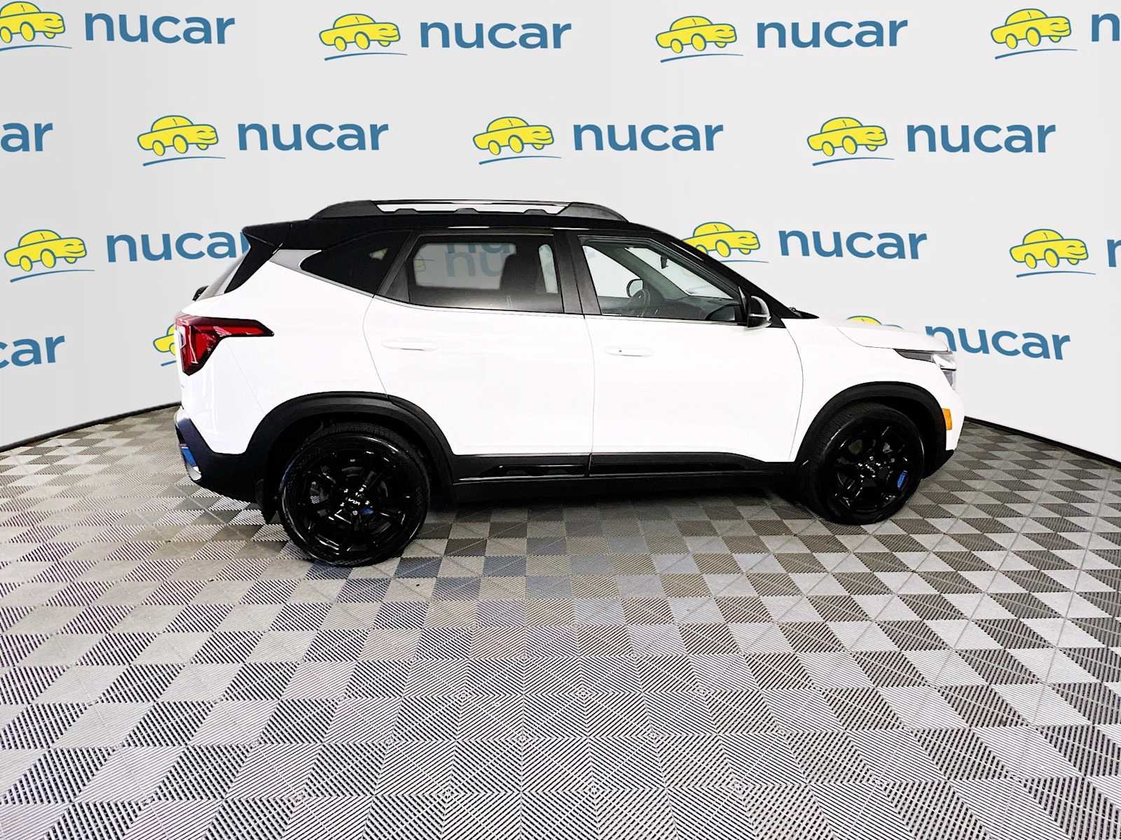 Used 2024 Clear White/Black Roof Kia X-Line image 8