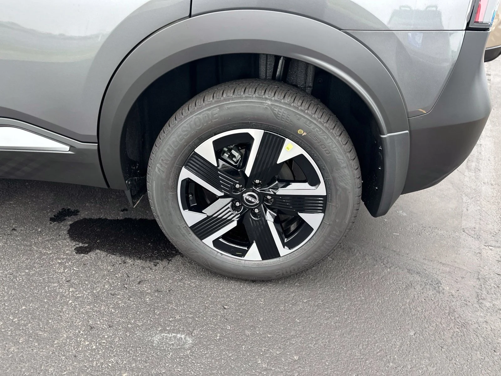 New 2027 Gun Metallic Nissan SV image 9