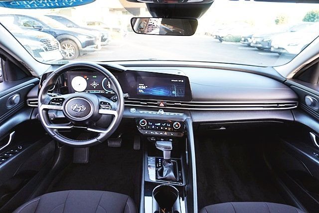 Used 2023 Black Hyundai SEL image 16
