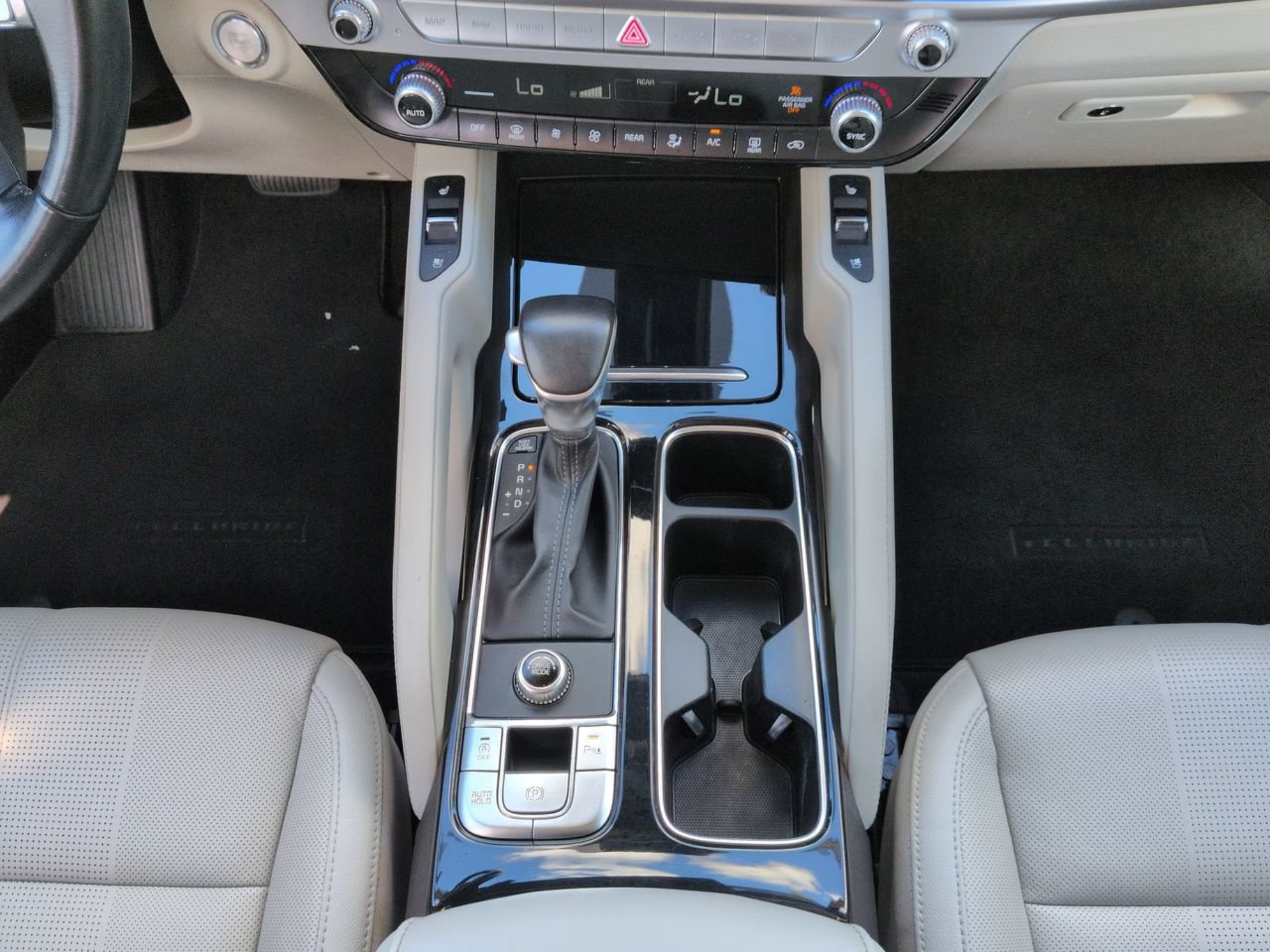 Certified Used 2025 Glacial White Pearl Kia EX image 24