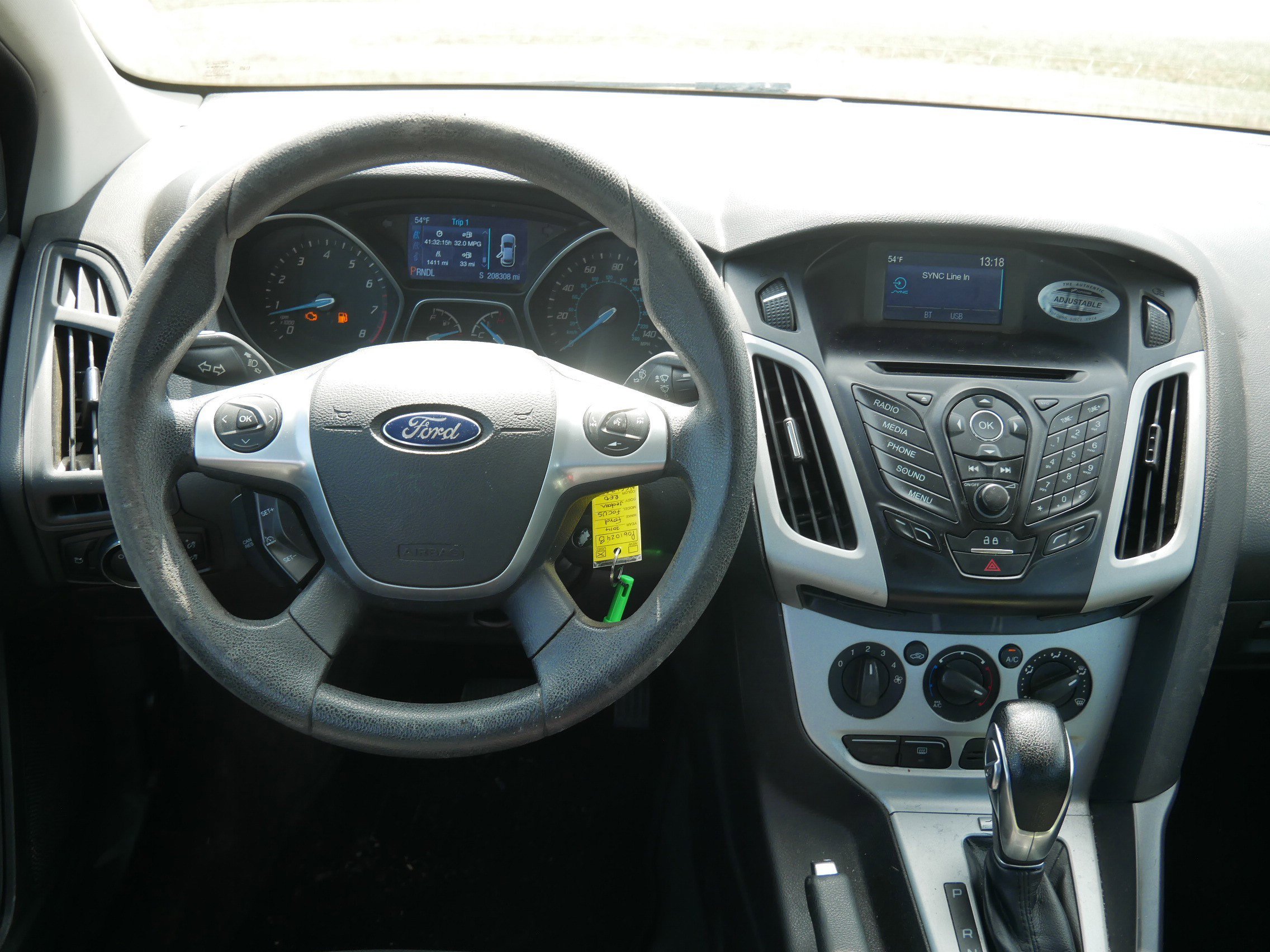 Used 2014 Race Red Ford SE image 12