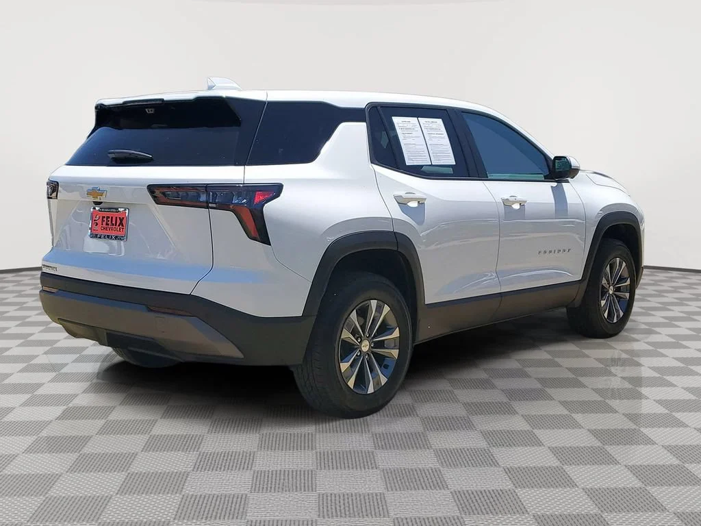 Used 2026 Summit White Chevrolet LT image 4
