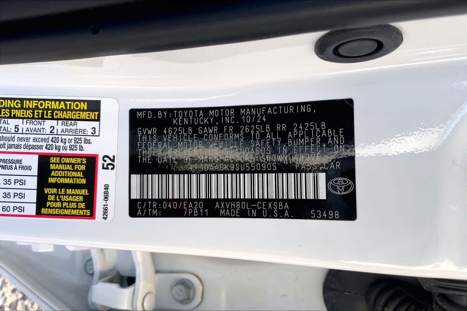 Used 2025 Ice Cap Toyota SE image 34