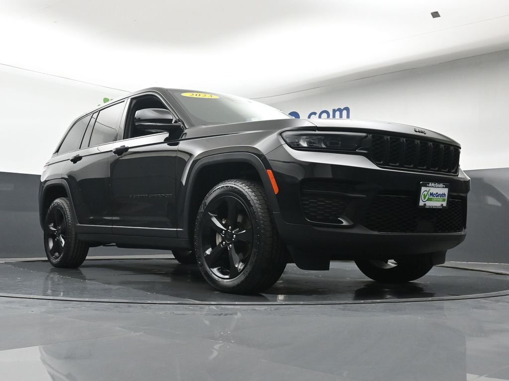 Used 2023 Black Jeep Altitude X image 25