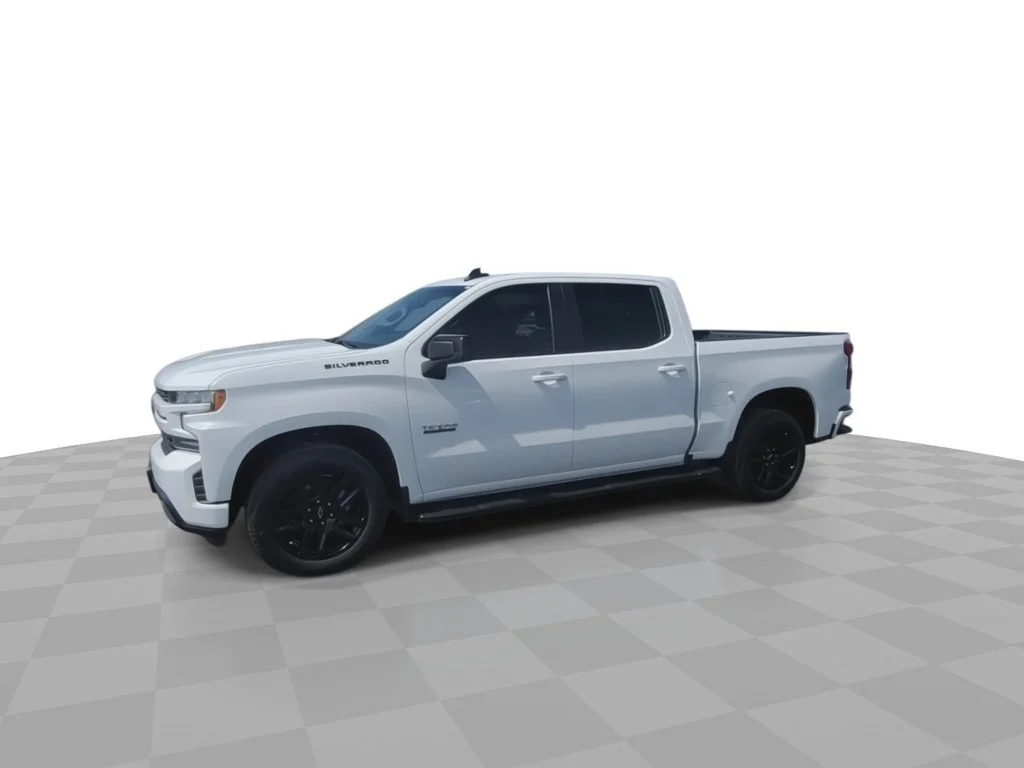 Certified Used 2021 SUMMIT WHITE Chevrolet RST image 4