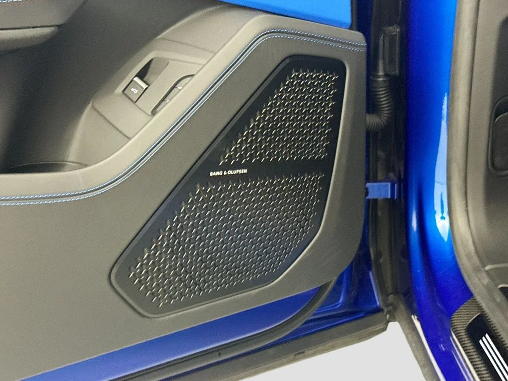Used 2023 Blue Lamborghini S image 19