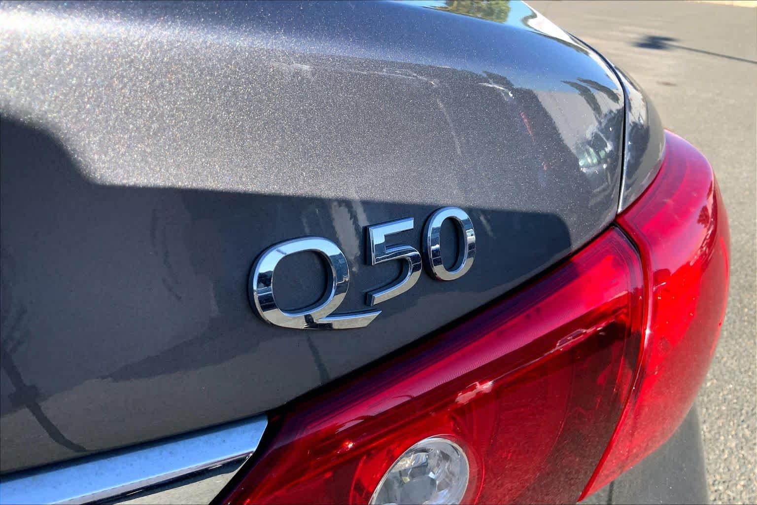 Used 2014 Graphite Shadow INFINITI Premium image 10