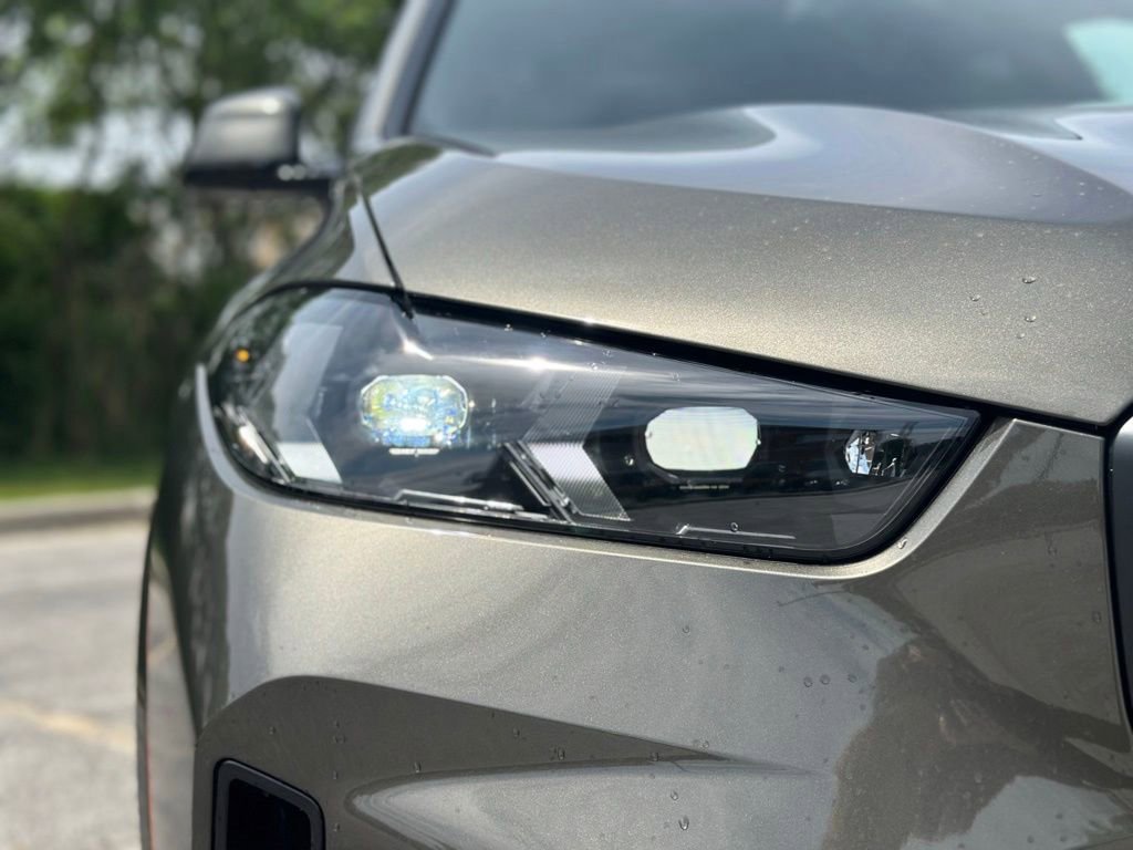 New 2026 Manhattan Green Metallic BMW xDrive40i image 10