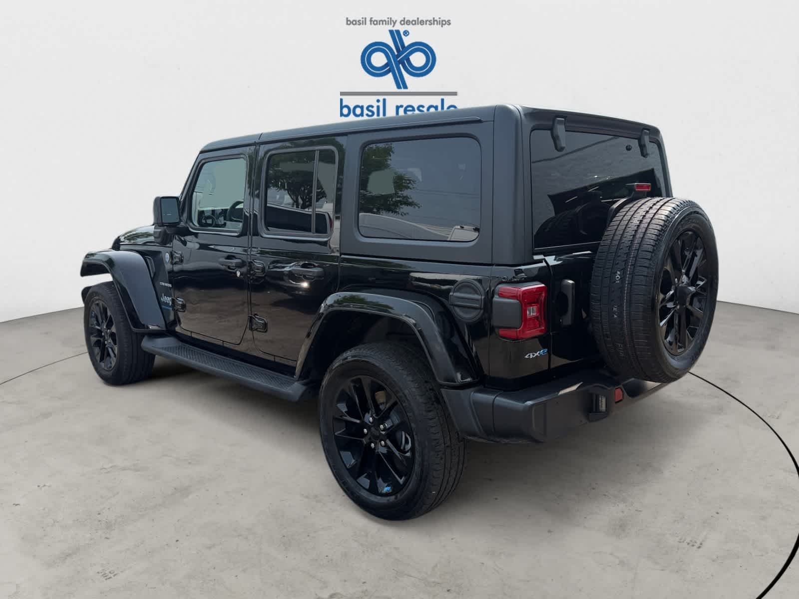 Used 2023 Black Clearcoat Jeep Sahara image 4