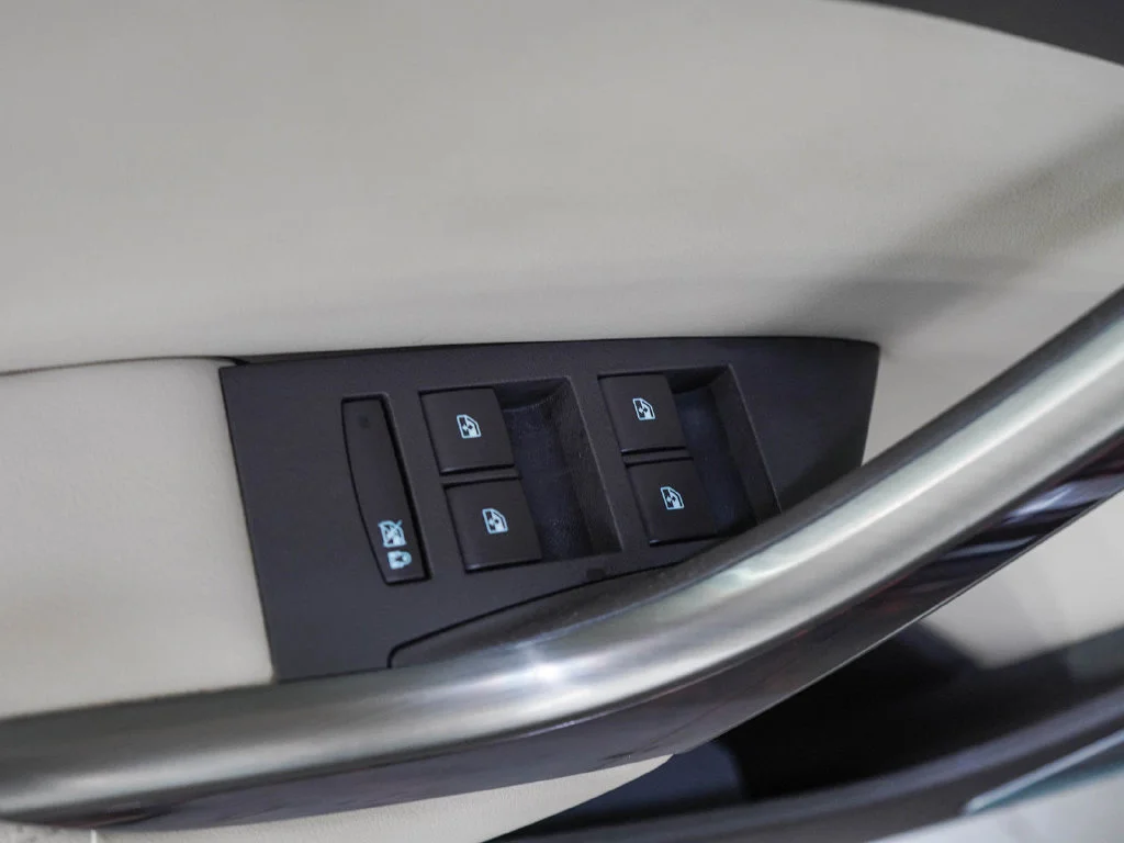 Used 2014 MOCHA BRONZE METALLIC Buick 4dr Sdn image 18