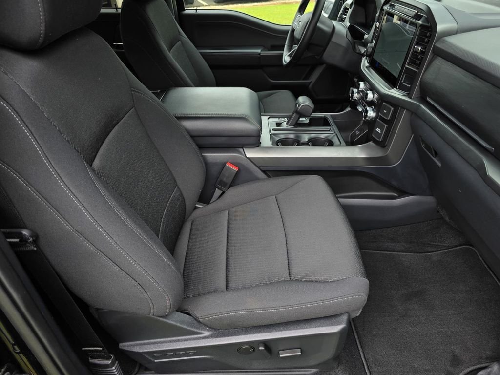 Used 2024 Agate Black Metallic Ford XLT image 40