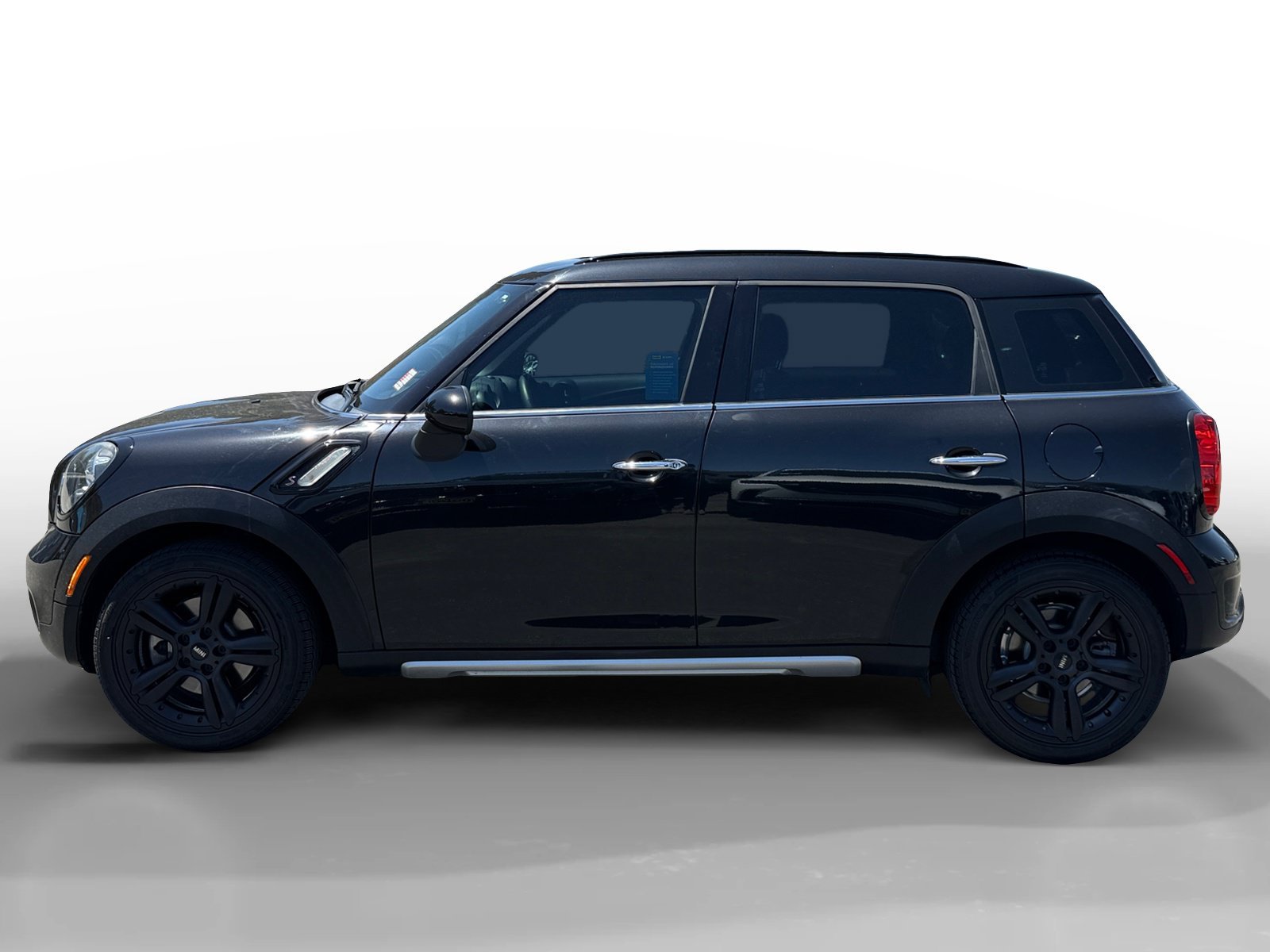 Used 2016 Black Metallic MINI Base image 2