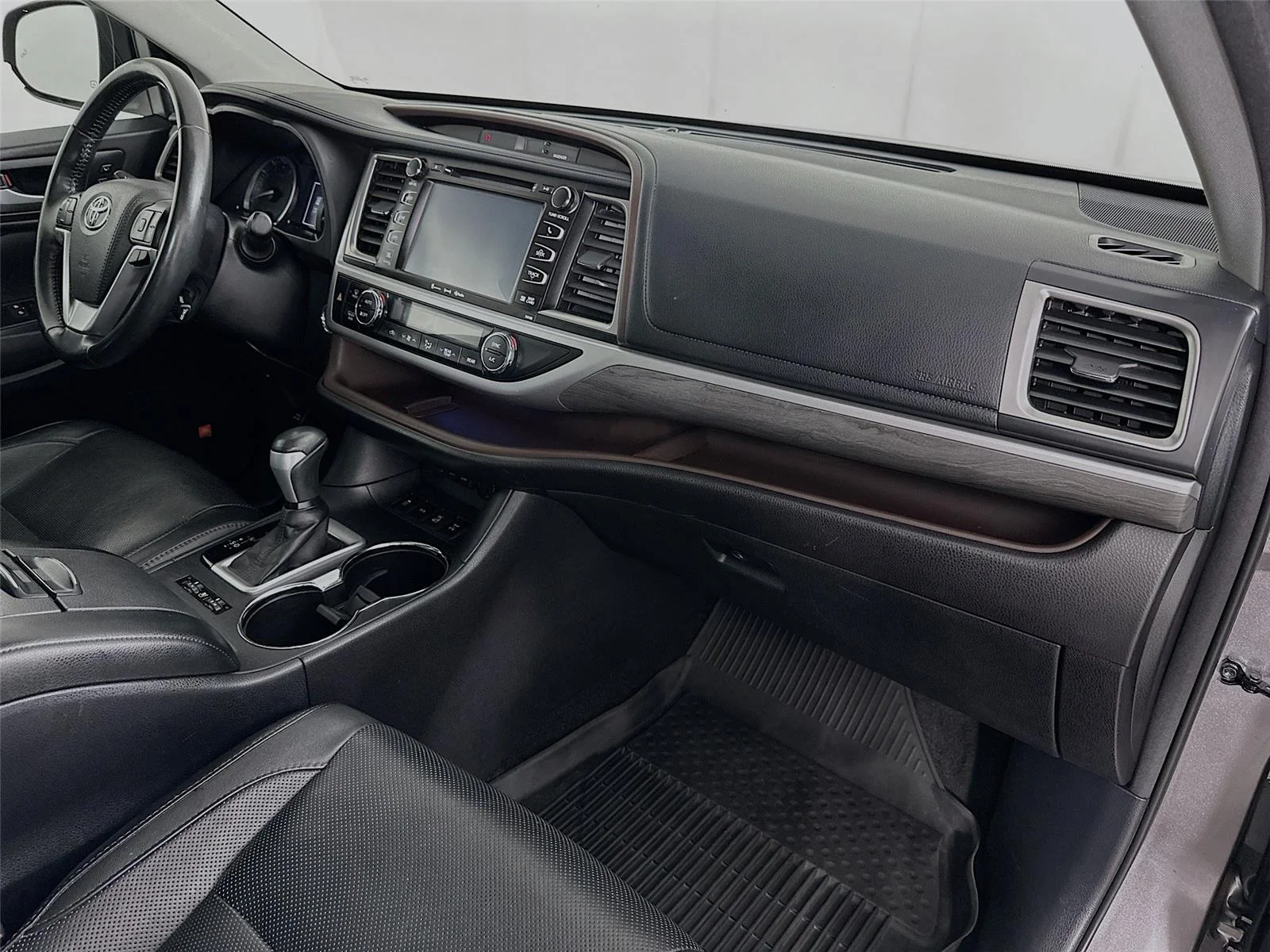 Used 2017 Predawn Gray Mica Toyota Limited image 31