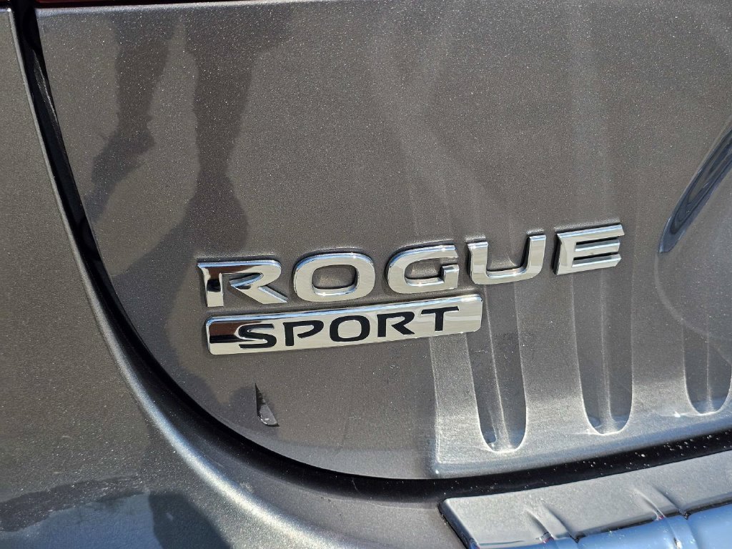 Used 2020 Gray Nissan SL image 13