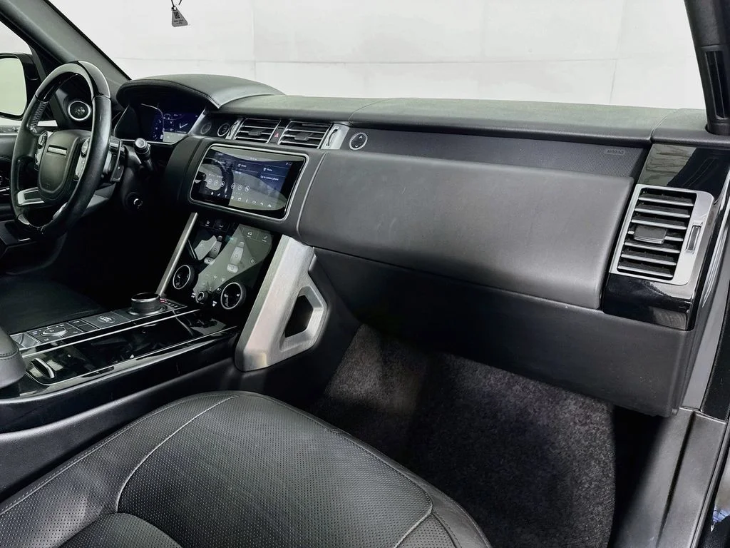 Used 2019 Black Land Rover 3.0L V6 Supercharged HSE image 38