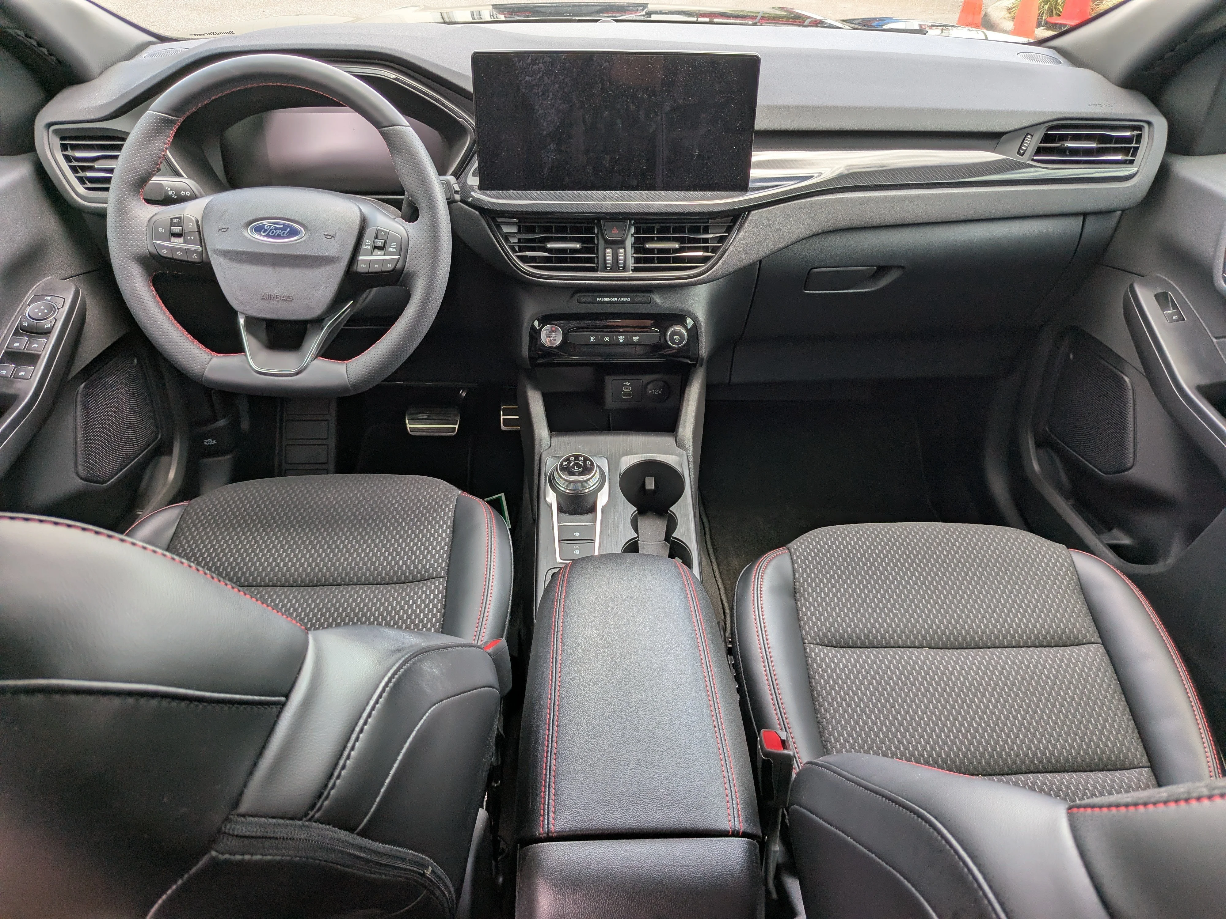 Used 2024 Agate Black Metallic Ford ST-Line image 12
