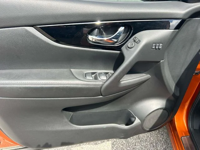 Used 2022 Orange Nissan SV image 24