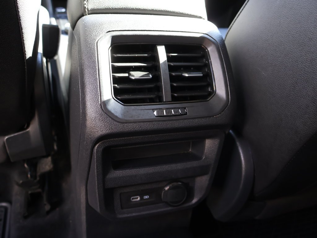 2023 Volkswagen Tiguan SE - Photo 12