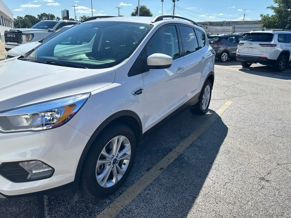 Used 2018 White Ford SE image 2