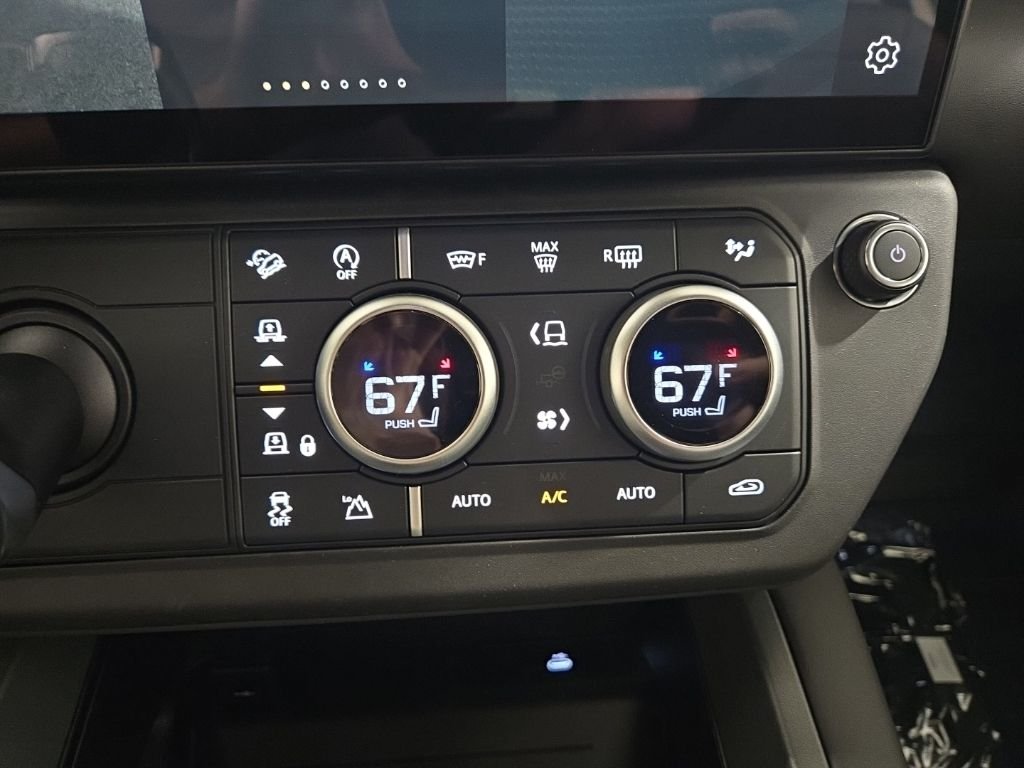 New 2026 Santorini Black Land Rover S image 14