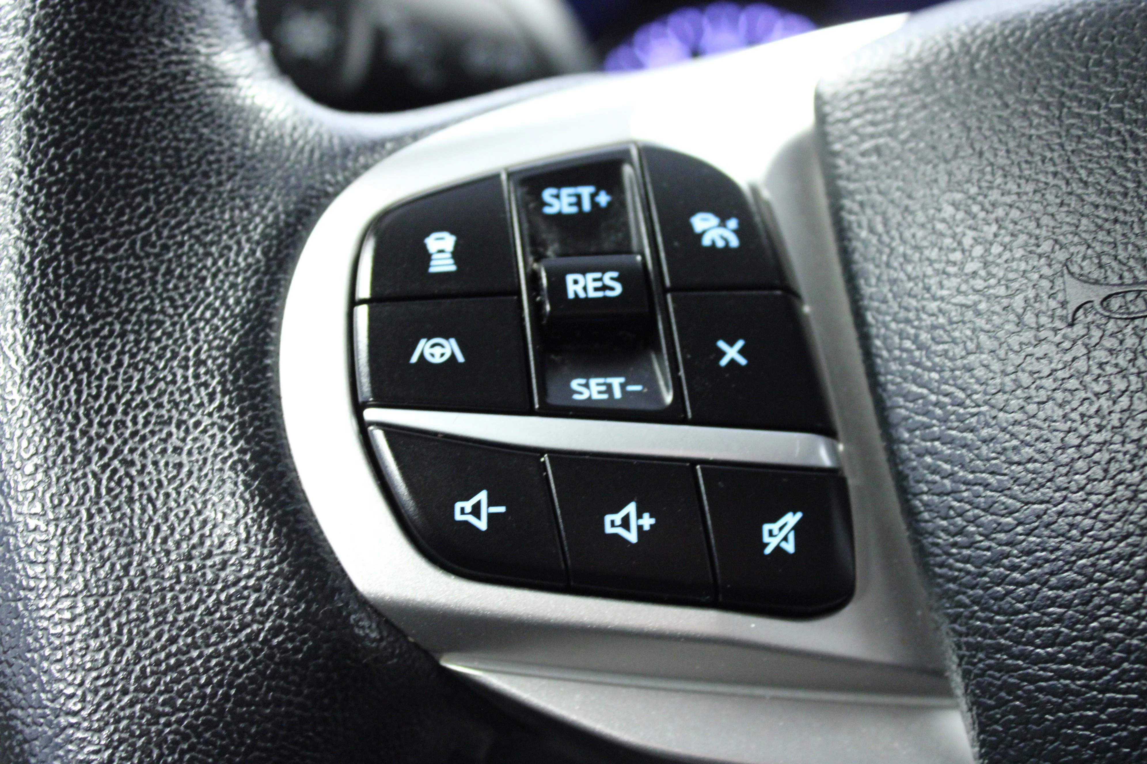 Used 2023 Gray Metallic Ford Limited image 21