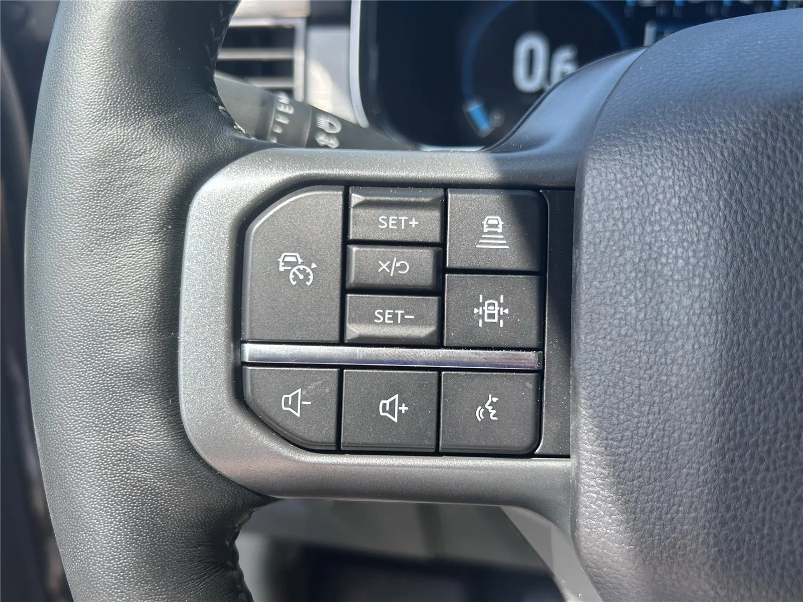 Used 2022 Agate Black/Stone Gray Ford LARIAT image 10