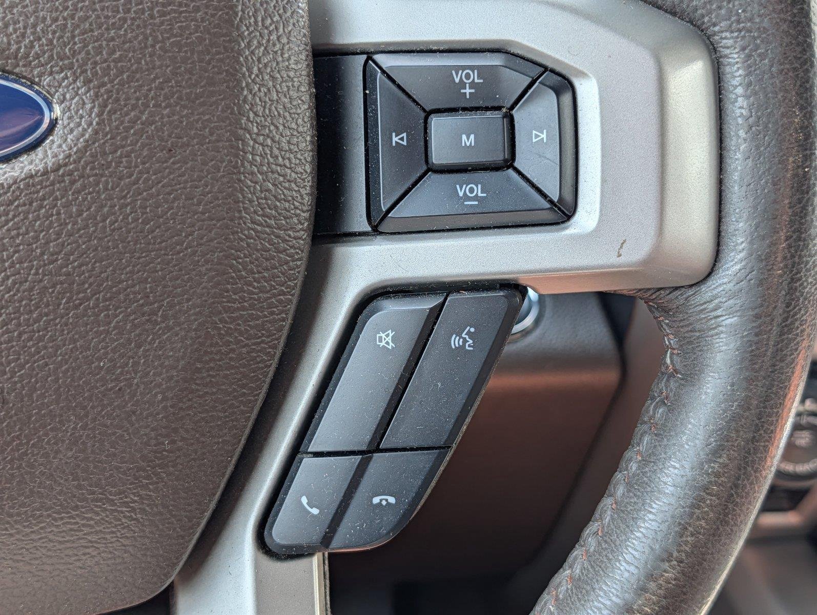 Used 2019 White Platinum Metallic Tri-Coat/Stone Gray Ford King Ranch image 25