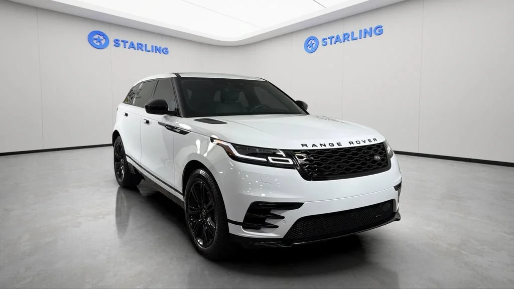 Used 2023 White Land Rover R-Dynamic S image 31