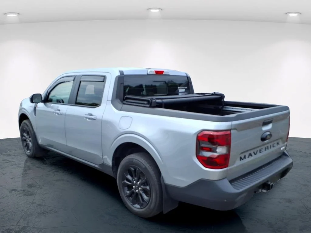 Used 2024 Silver Ford Lariat image 16