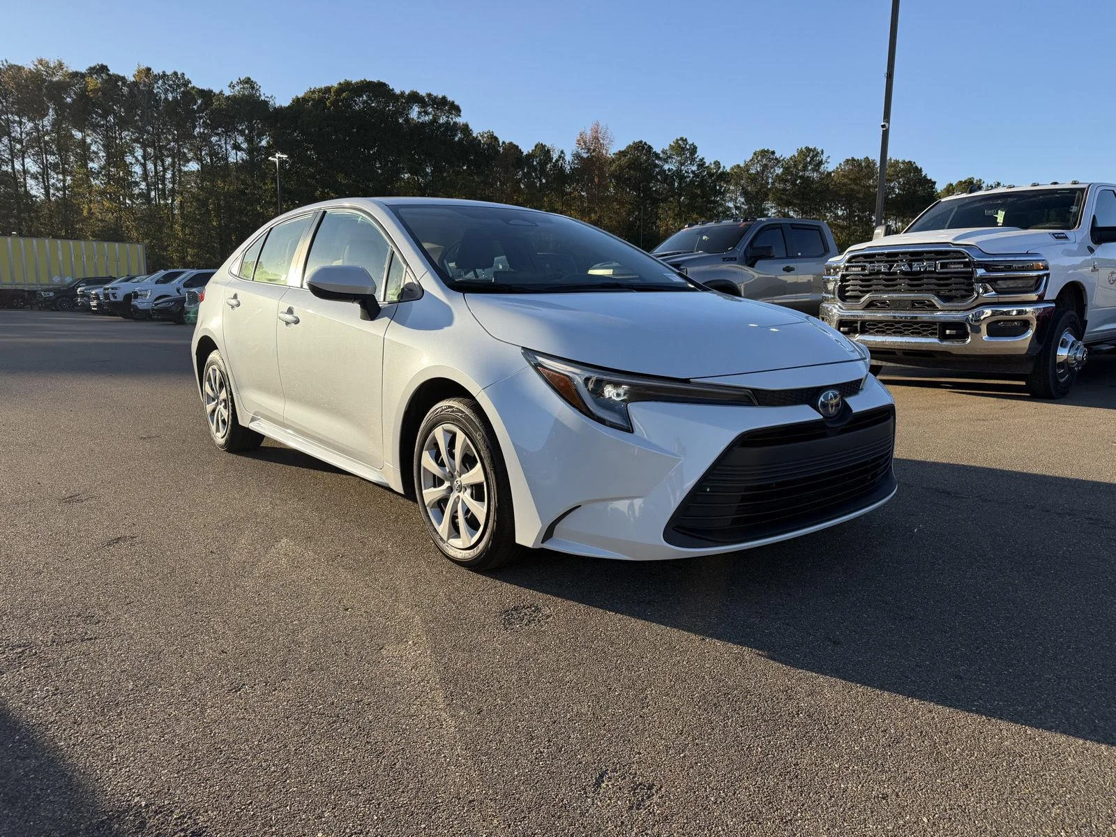 Used 2024 Wind Chill Pearl Toyota Hybrid LE image 3