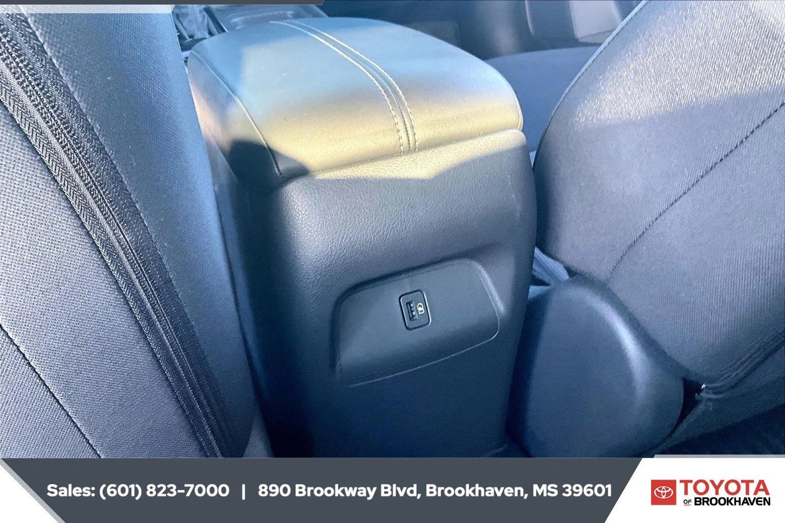 Used 2025 Atlantic Gray Metallic Nissan SV image 24