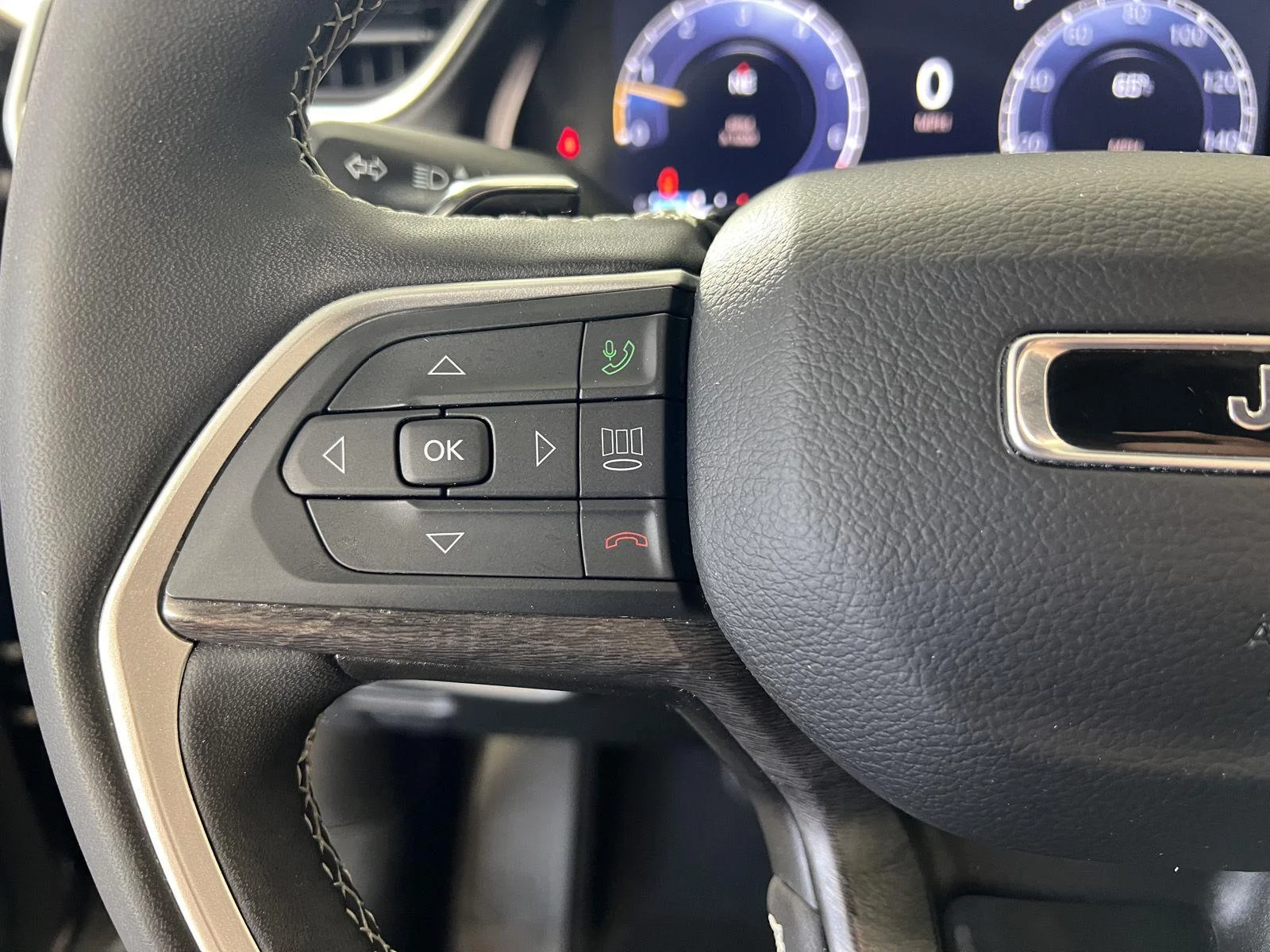Used 2025 Bk Jeep Limited image 9