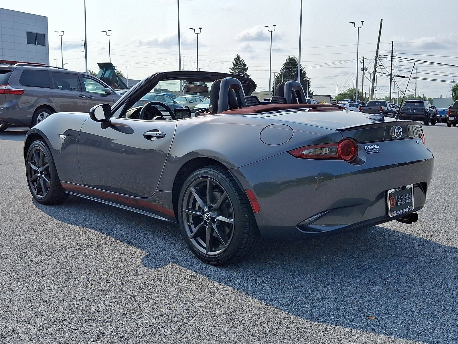 Used 2018 Machine Gray Mazda Club image 7