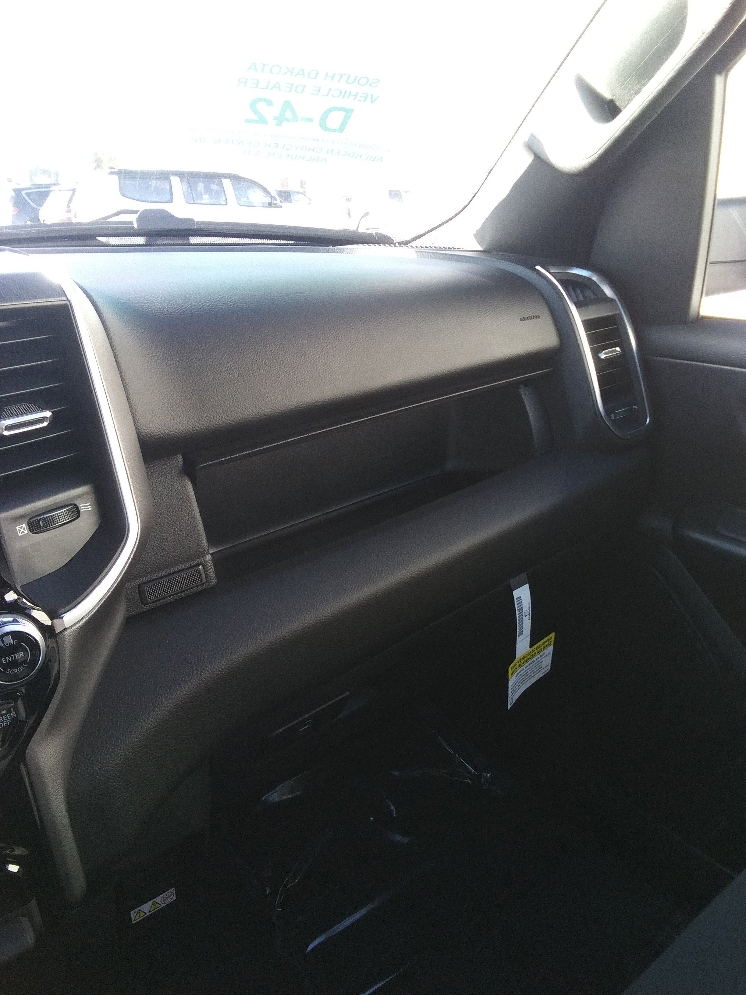 New 2026 Diamond Black Crystal Pearl-Coat Exterior Paint RAM Big Horn/Lone Star image 27