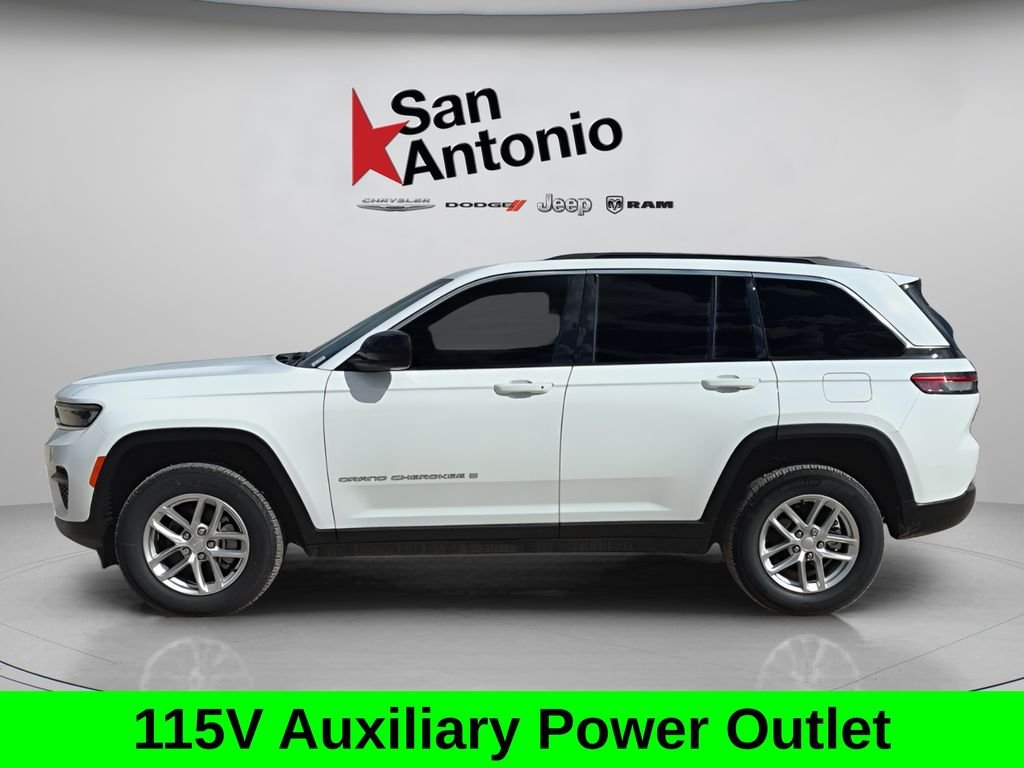 New 2025 White Jeep Laredo X image 9
