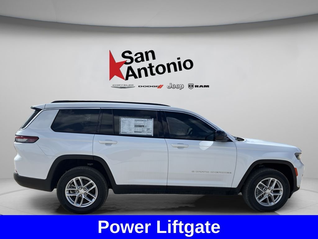 New 2025 Bright White Clear-Coat Exterior Paint Jeep Laredo image 9